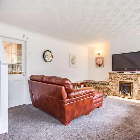 Delightful Garforth Home Exterior photo