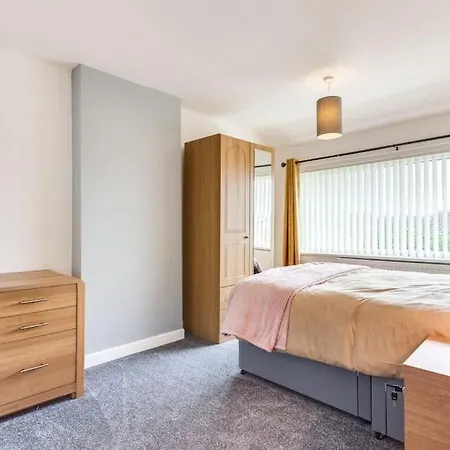 Delightful Garforth Home Exterior photo